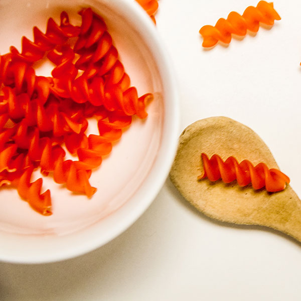 Makaroni, sarkano lēcu spirāles BIO